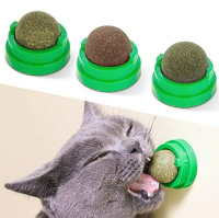 Лакомство Лизун для кошек, вращающийся шарик на стену 35 гр., , шарики кошачьей мяты МВН 006